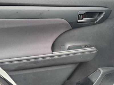 2020 Toyota Highlander LE