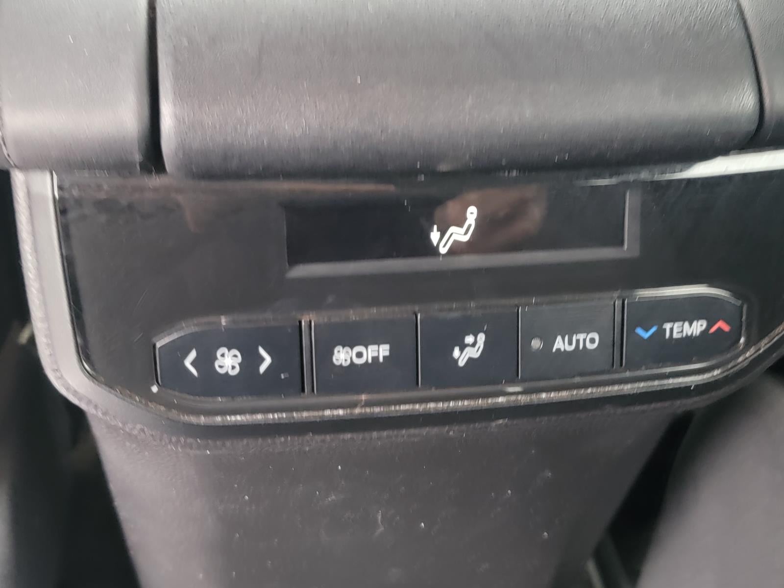 2020 Toyota Highlander LE