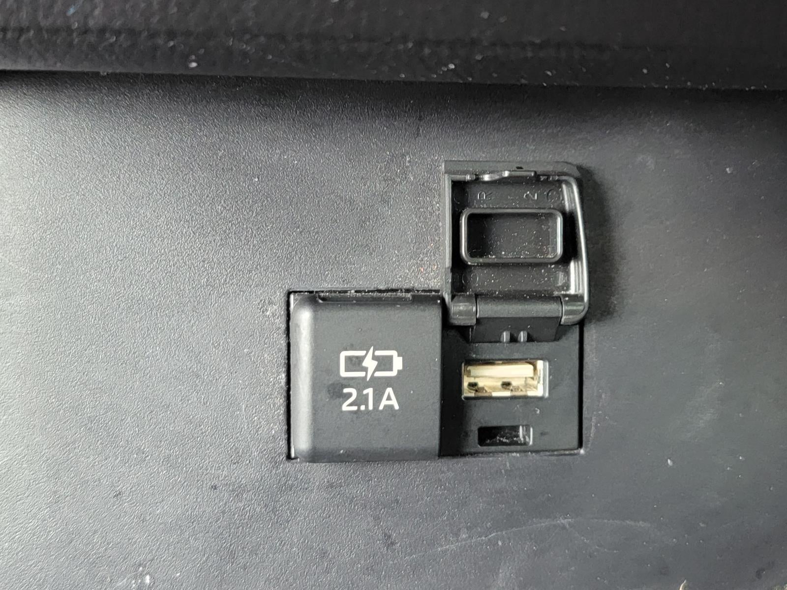 2020 Toyota Highlander LE