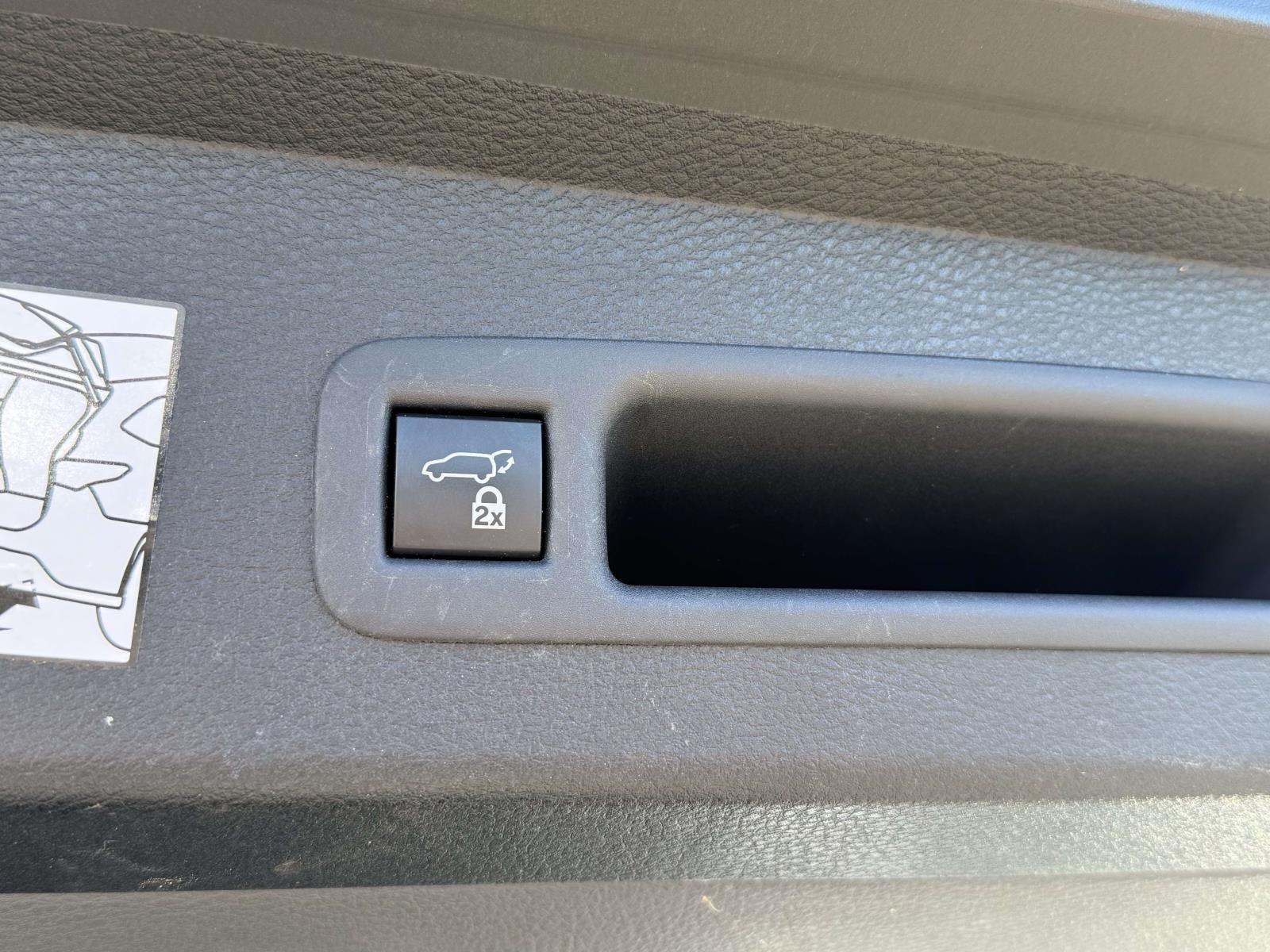 2024 Toyota Sienna XLE FWD 8-Passenger (Natl)