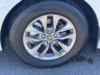 2024 Toyota Sienna XLE FWD 8-Passenger (Natl)