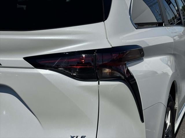 2024 Toyota Sienna XLE FWD 8-Passenger (Natl)