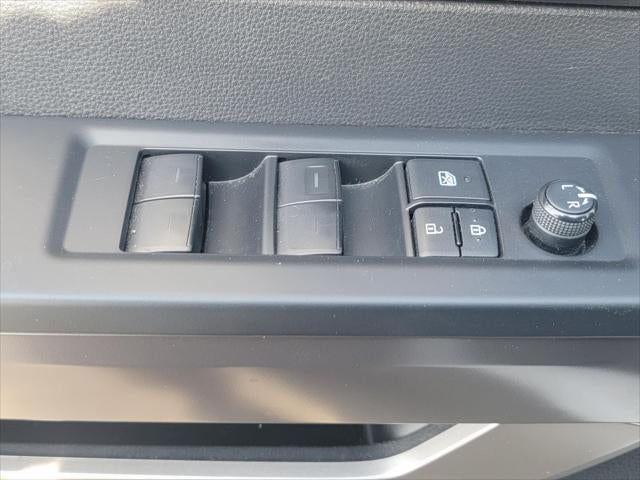 2022 Toyota Tundra 4WD SR5