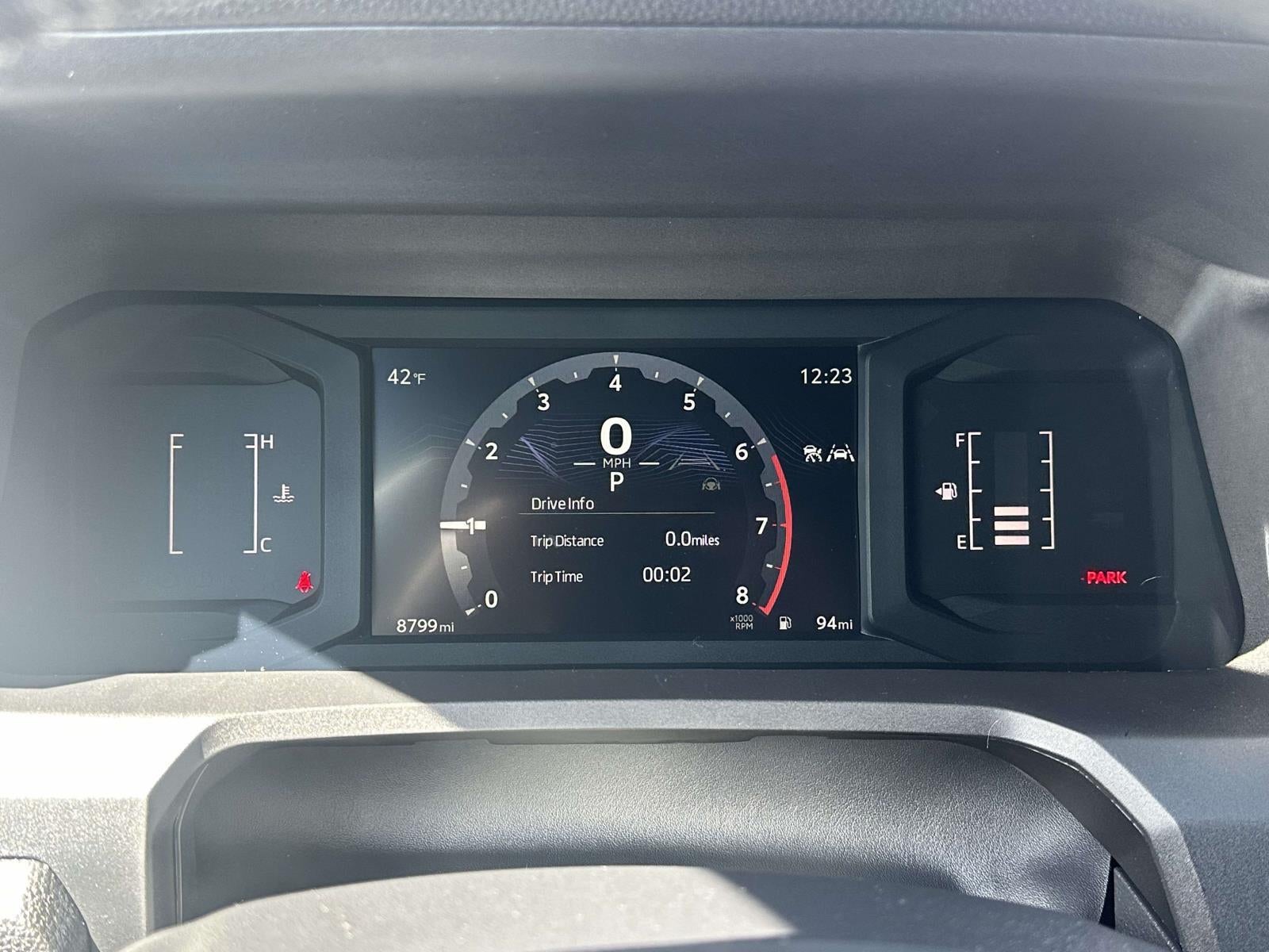 2025 Toyota Tacoma 4WD SR Double Cab 5' Bed AT (Natl)