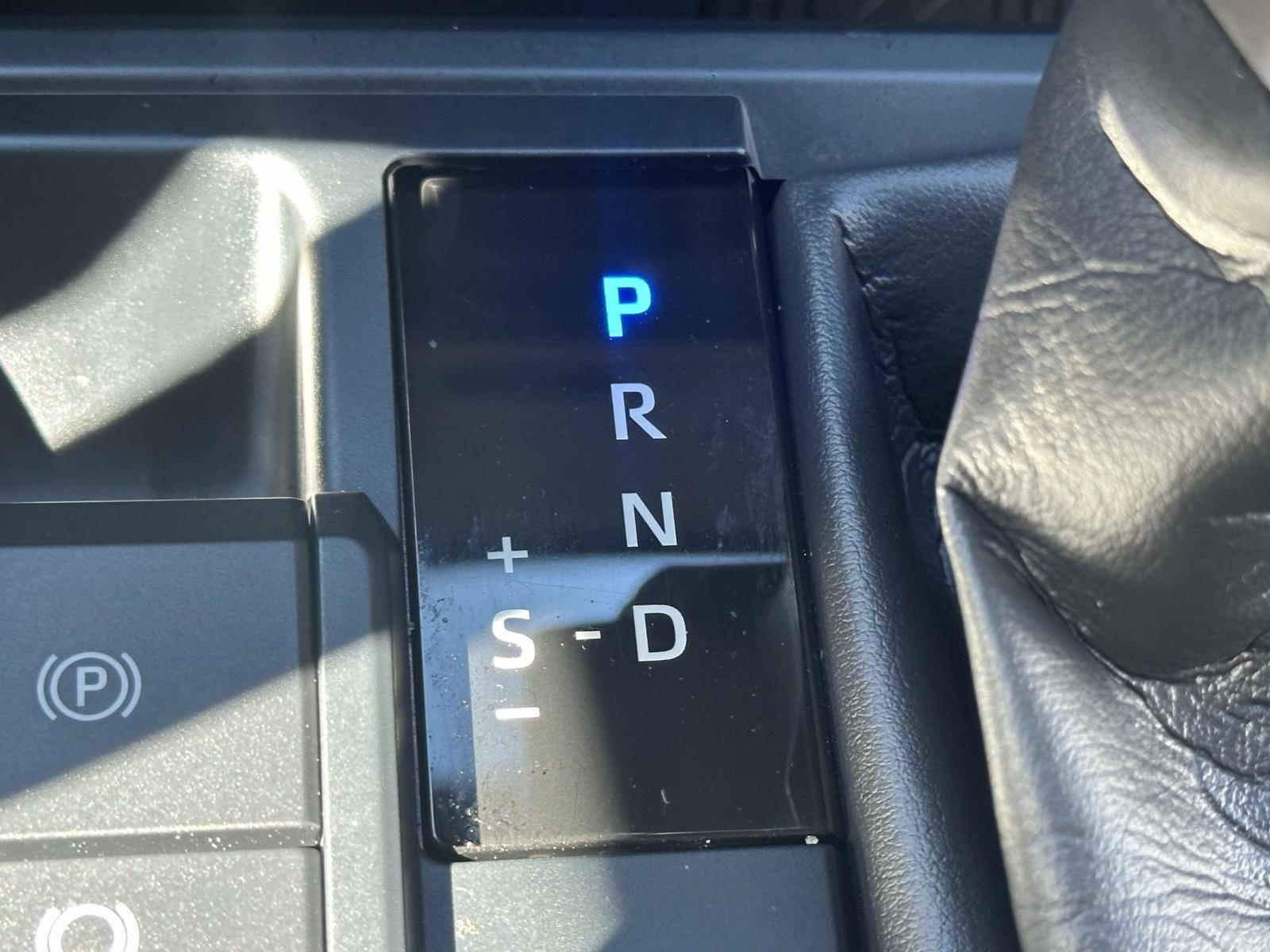 2025 Toyota Tacoma 4WD SR Double Cab 5' Bed AT (Natl)