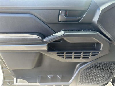 2025 Toyota Tacoma 4WD SR Double Cab 5' Bed AT (Natl)