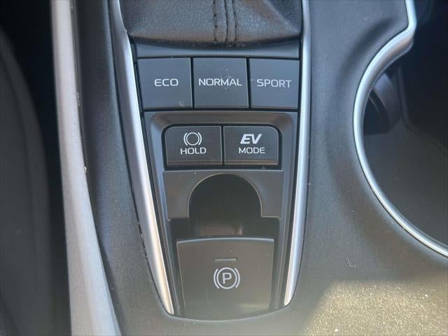 2024 Toyota Camry Hybrid LE CVT (Natl)