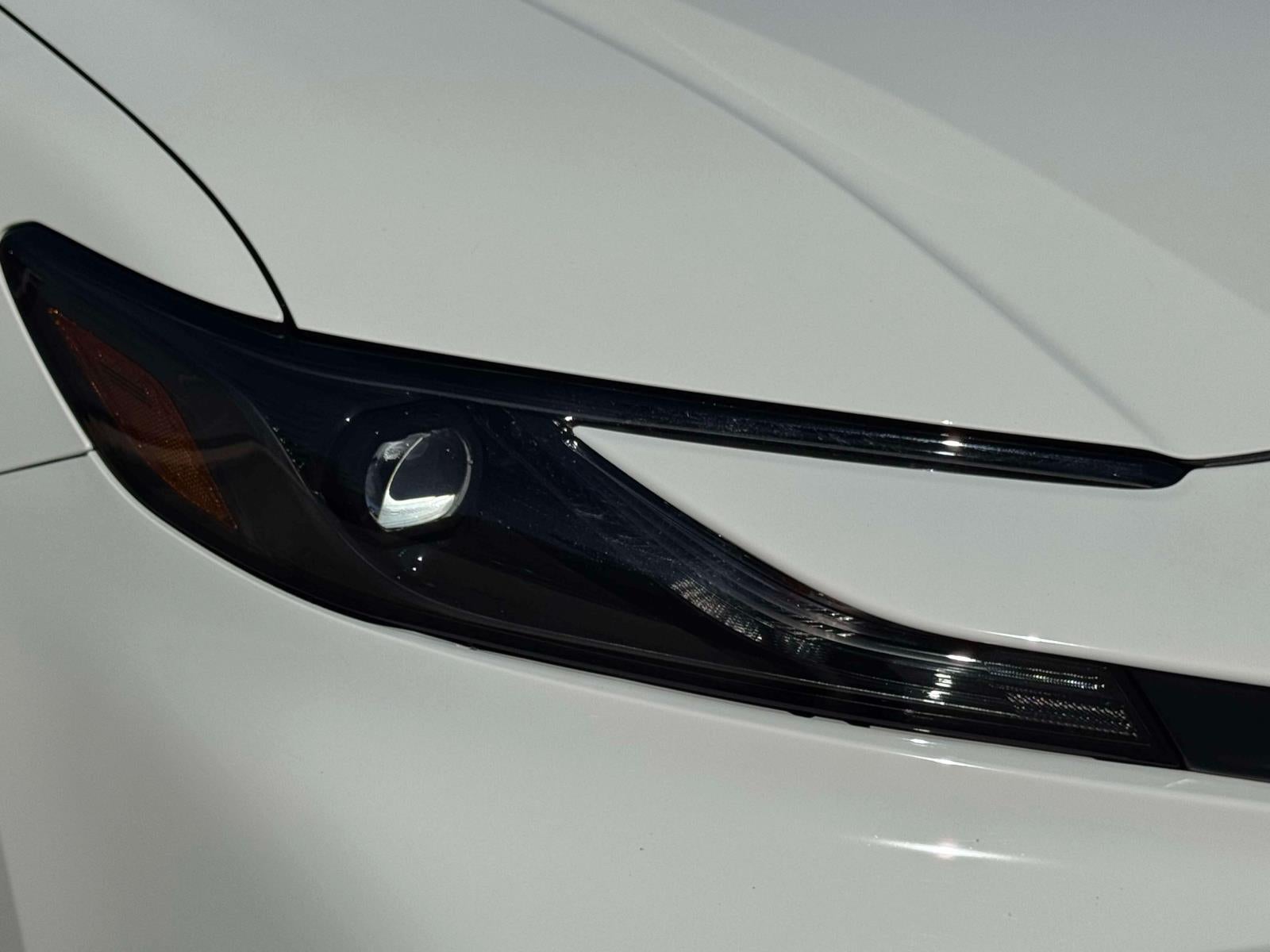 2025 Toyota Camry SE (Natl)