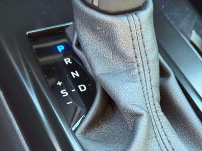 2025 Toyota Camry SE (Natl)