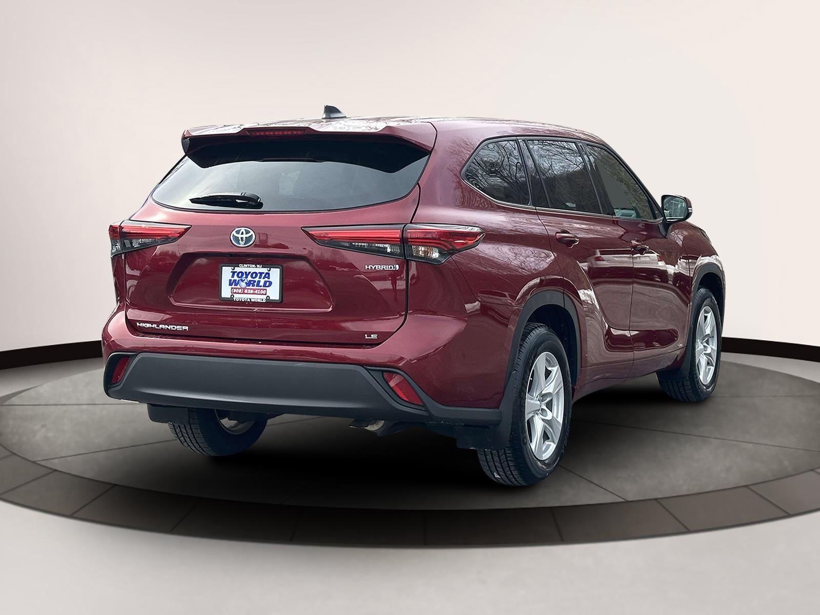 2022 Toyota Highlander Hybrid LE AWD (Natl)