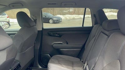 2022 Toyota Highlander Hybrid LE AWD (Natl)