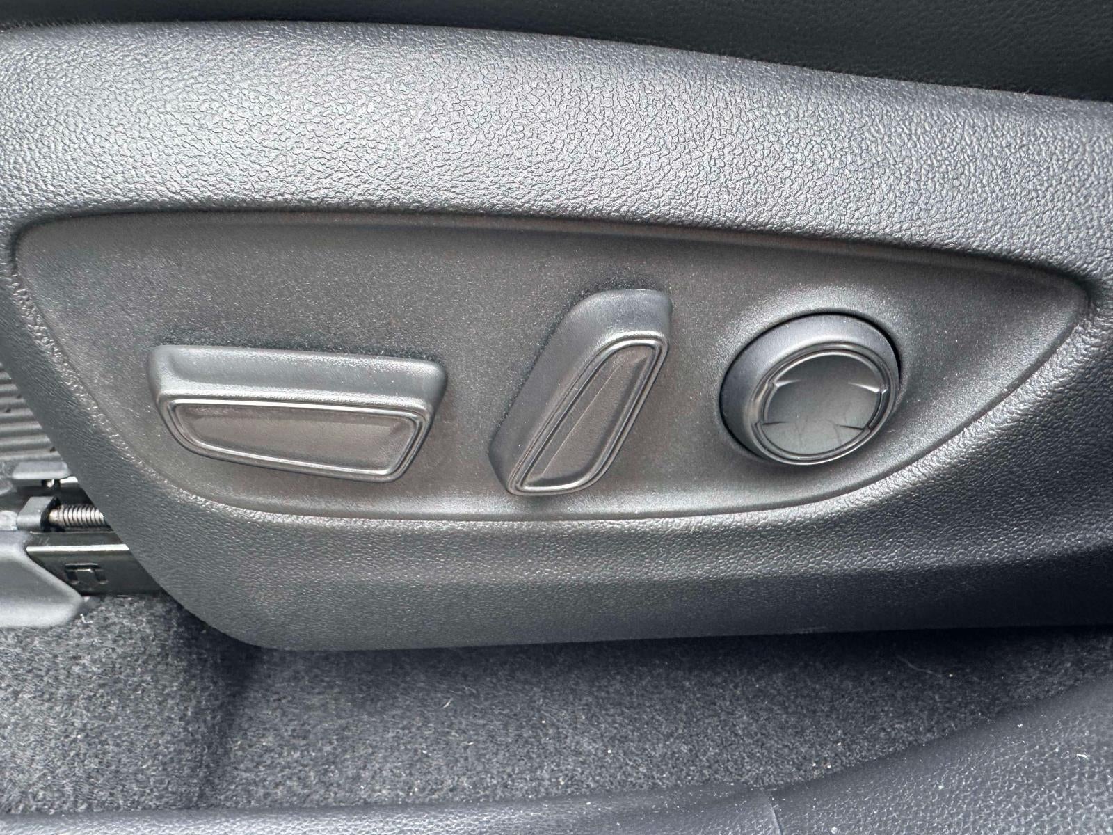 2023 Toyota Highlander Hybrid XLE AWD (Natl)