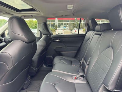 2023 Toyota Highlander Hybrid XLE AWD (Natl)