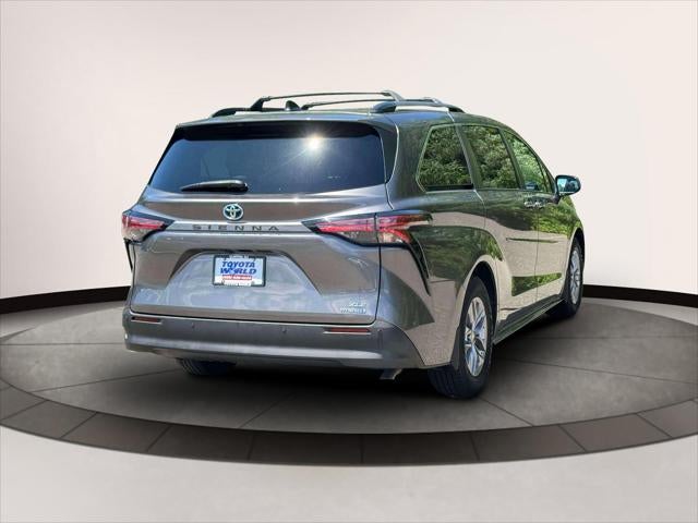 2021 Toyota Sienna XLE FWD 8-Passenger (Natl)