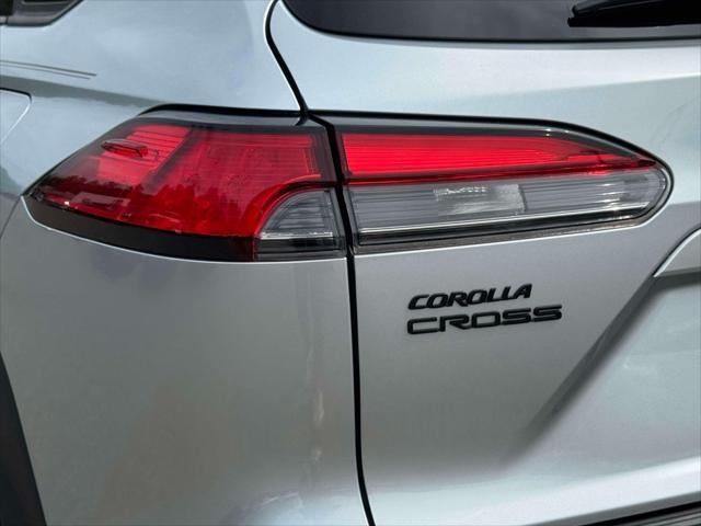 2023 Toyota Corolla Cross XLE 4WD (Natl)