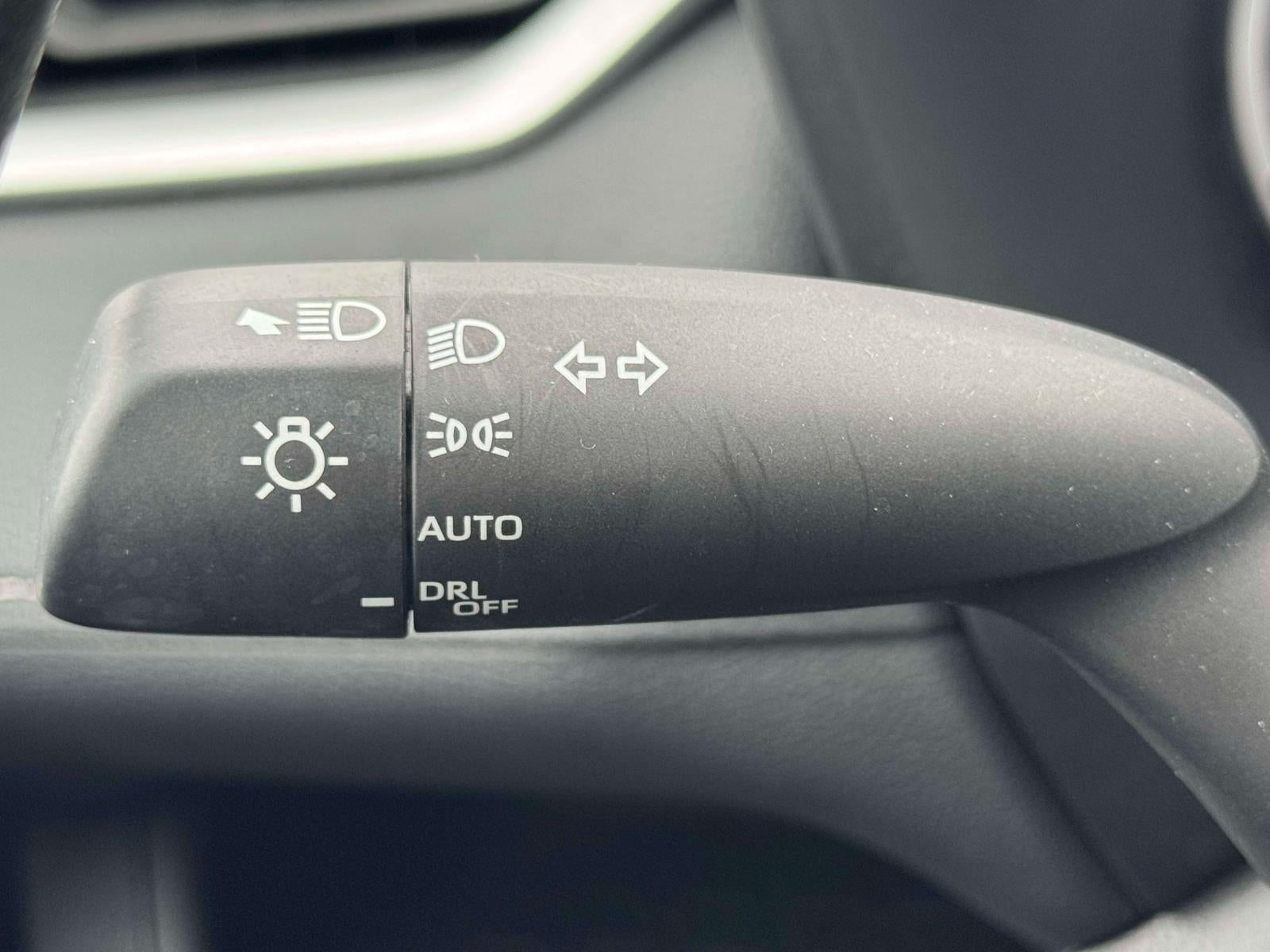 2025 Toyota RAV4 XLE AWD (Natl)