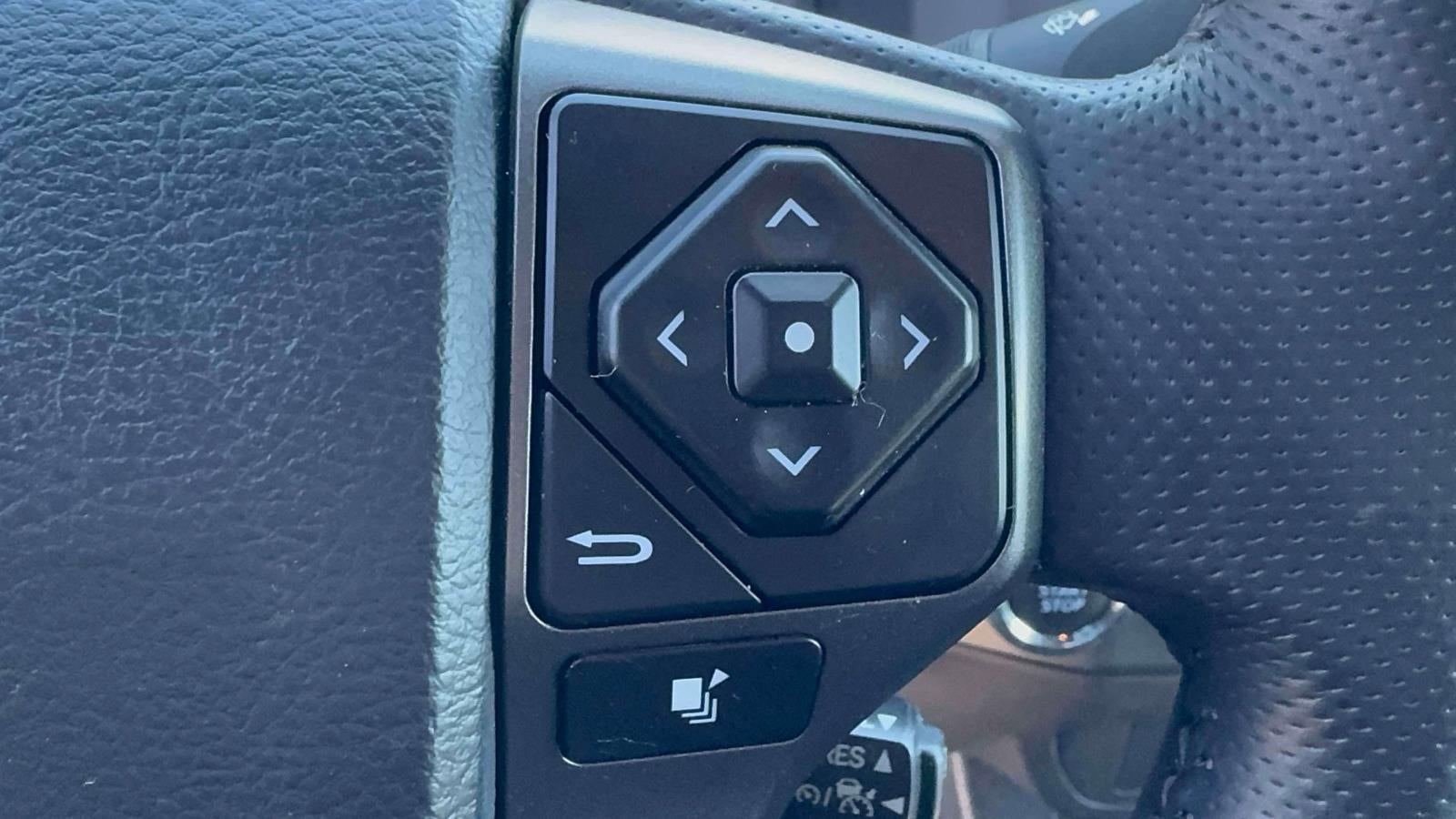 2023 Toyota Tacoma 4WD TRD Sport Double Cab 5' Bed V6 AT (Natl)