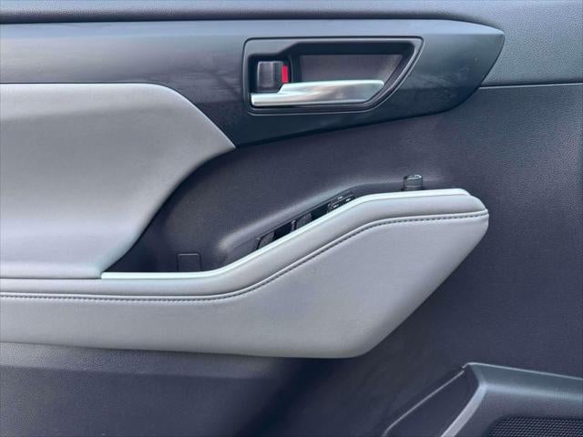 2022 Toyota Highlander XLE AWD (Natl)