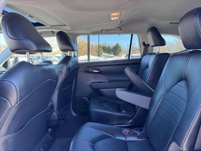 2022 Toyota Highlander XLE AWD (Natl)