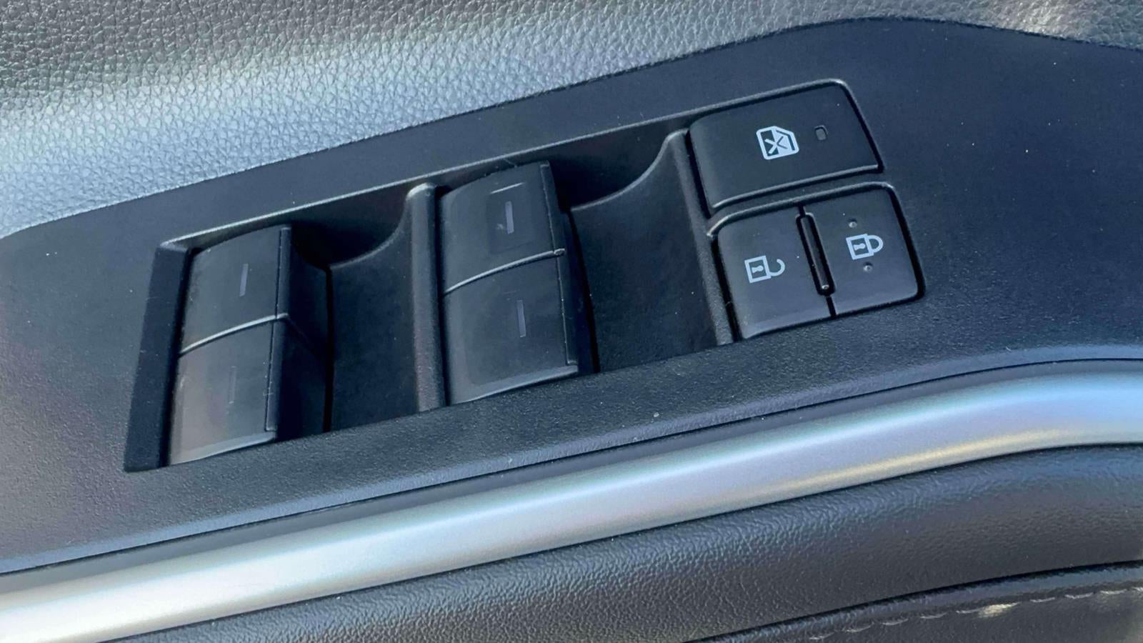 2025 Toyota Highlander Hybrid XLE AWD (Natl)