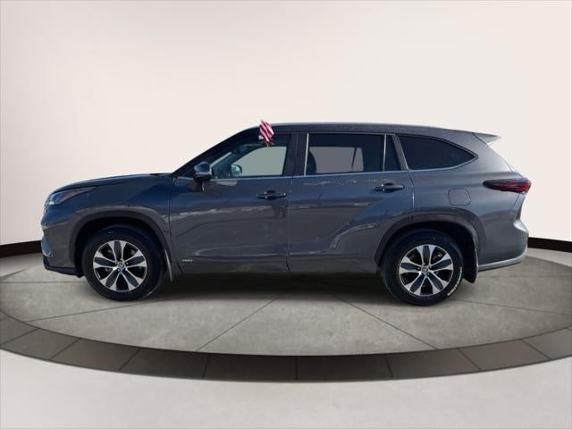 2025 Toyota Highlander Hybrid XLE AWD (Natl)