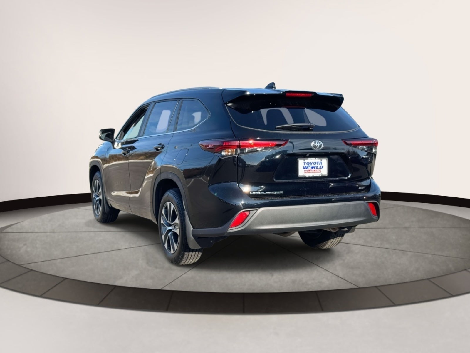 2025 Toyota Highlander Hybrid XLE AWD (Natl)