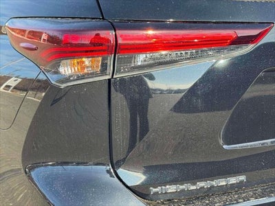 2025 Toyota Highlander Hybrid XLE AWD (Natl)