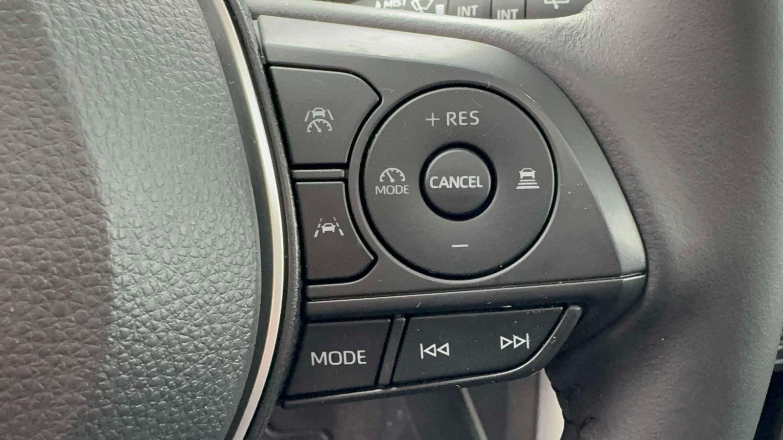 2023 Toyota Corolla Cross LE 4WD (Natl)