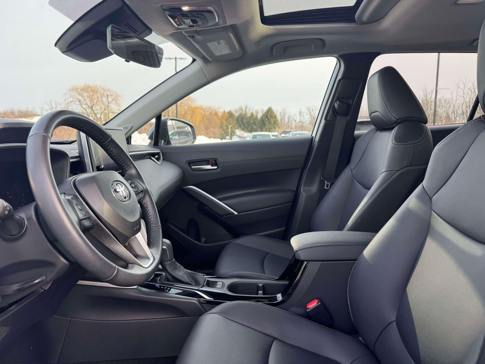 2024 Toyota Corolla Cross XLE 4WD (Natl)