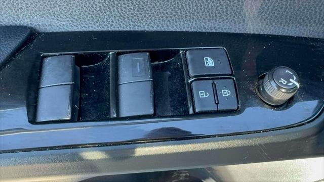 2022 Toyota Prius LE AWD-e (Natl)