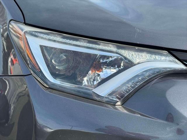 2018 Toyota RAV4 LE AWD (Natl)