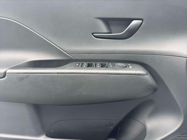 2025 Hyundai Kona SE FWD