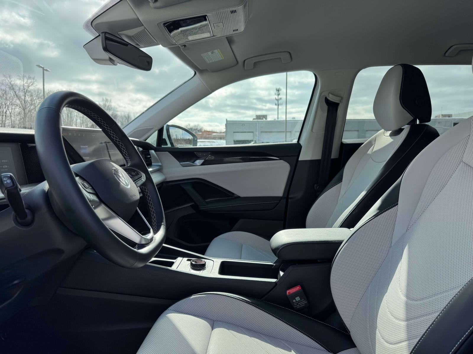 2025 Volkswagen Tiguan 2.0T SE