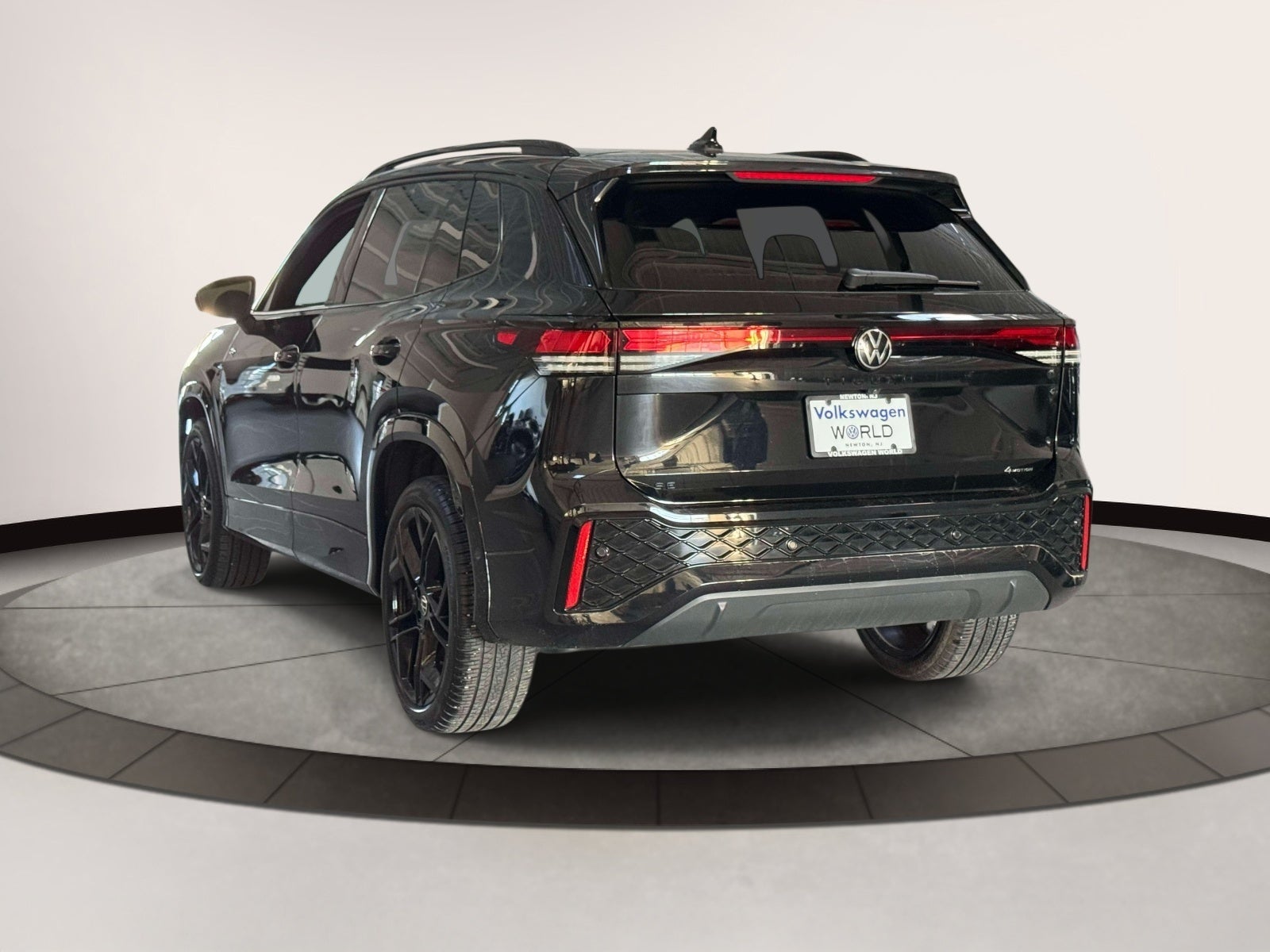 2025 Volkswagen Tiguan 2.0T SE R-Line Black