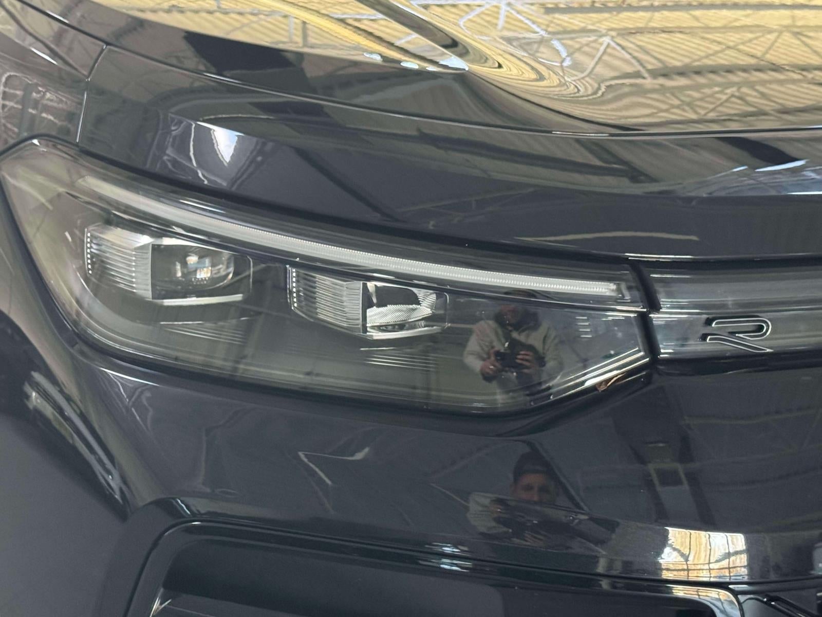2025 Volkswagen Tiguan 2.0T SE R-Line Black