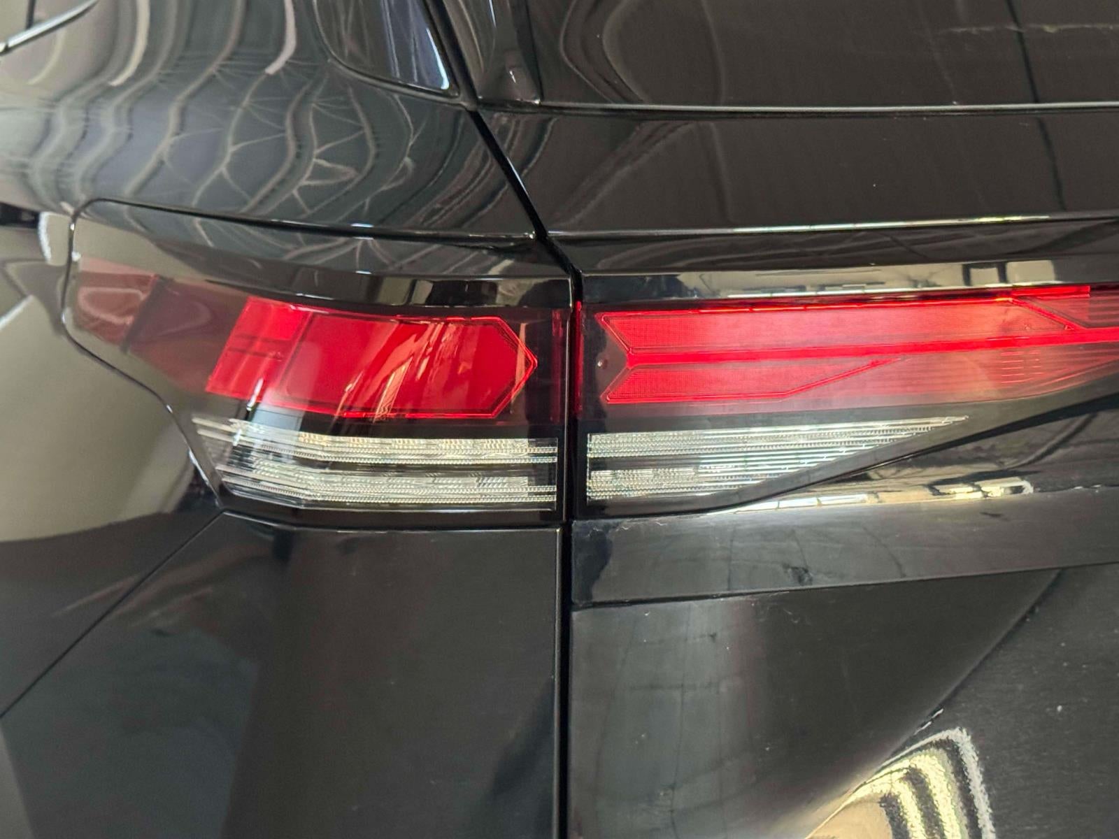 2025 Volkswagen Tiguan 2.0T SE R-Line Black