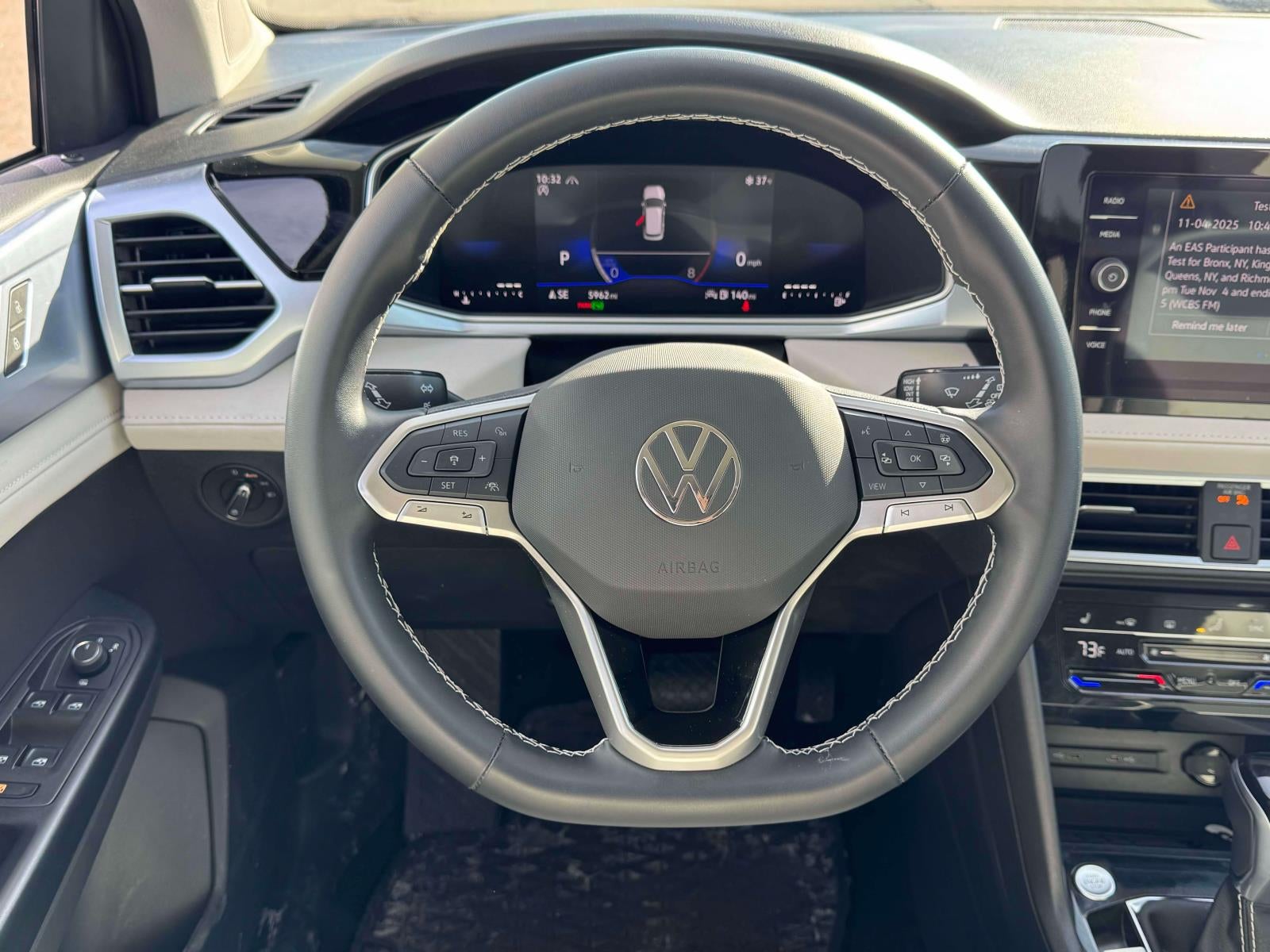 2025 Volkswagen Taos 1.5T SE