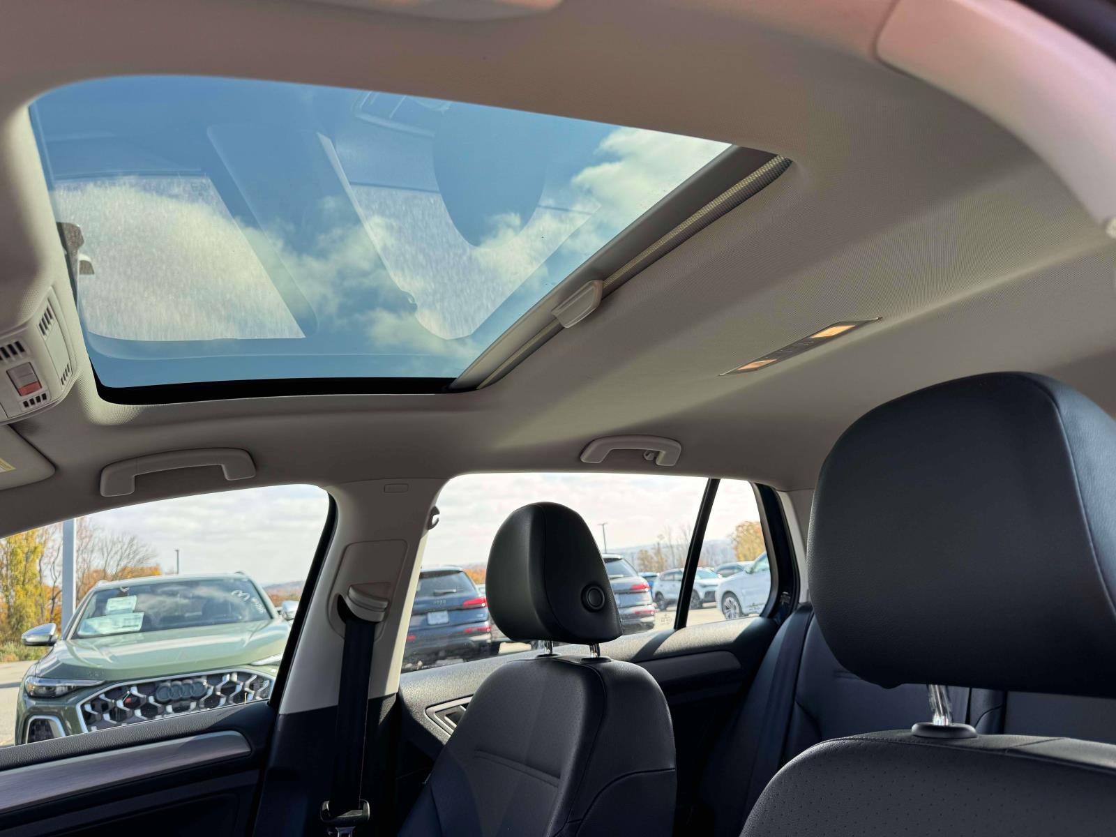 2015 Volkswagen Golf TSI SE 4-Door