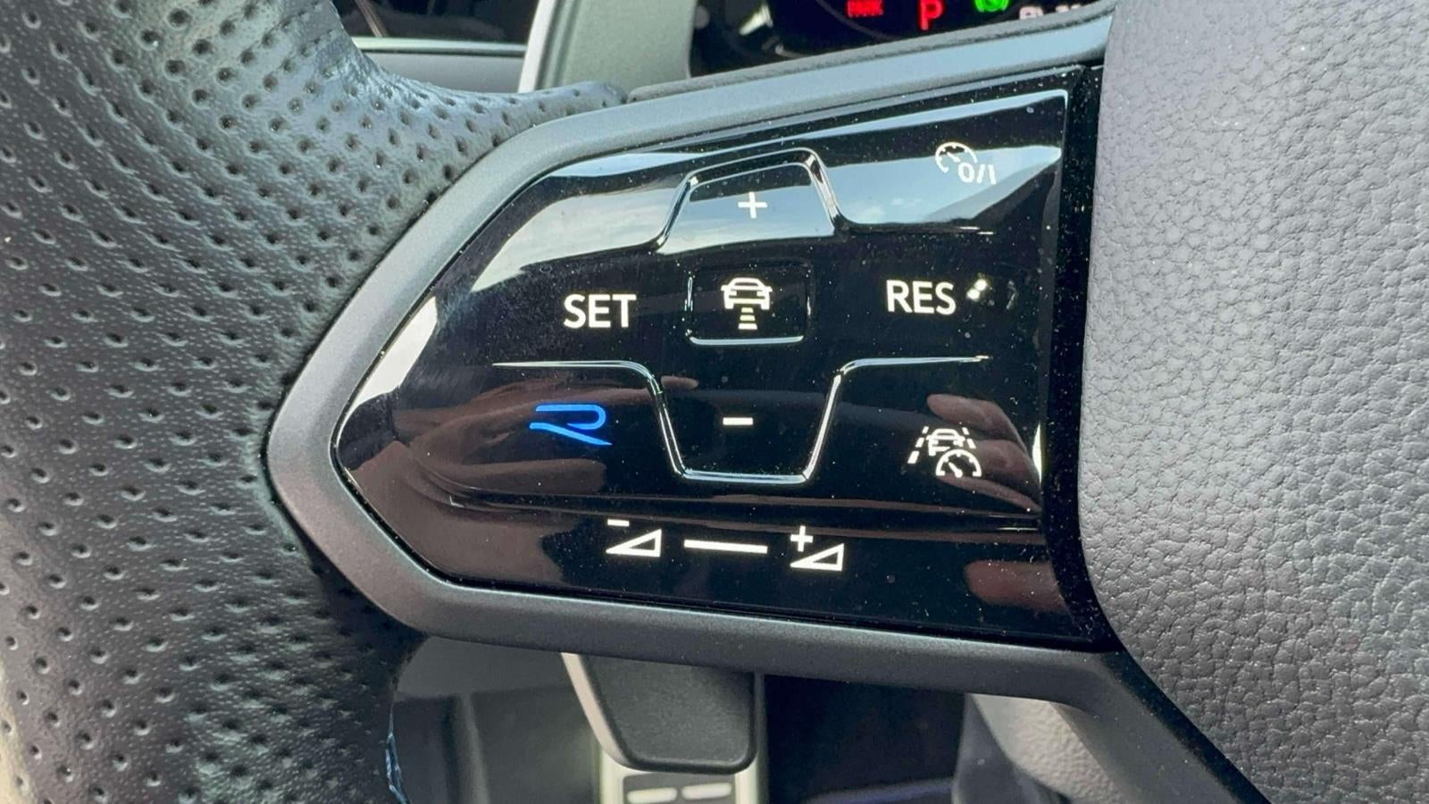 2023 Volkswagen Golf R 2.0T