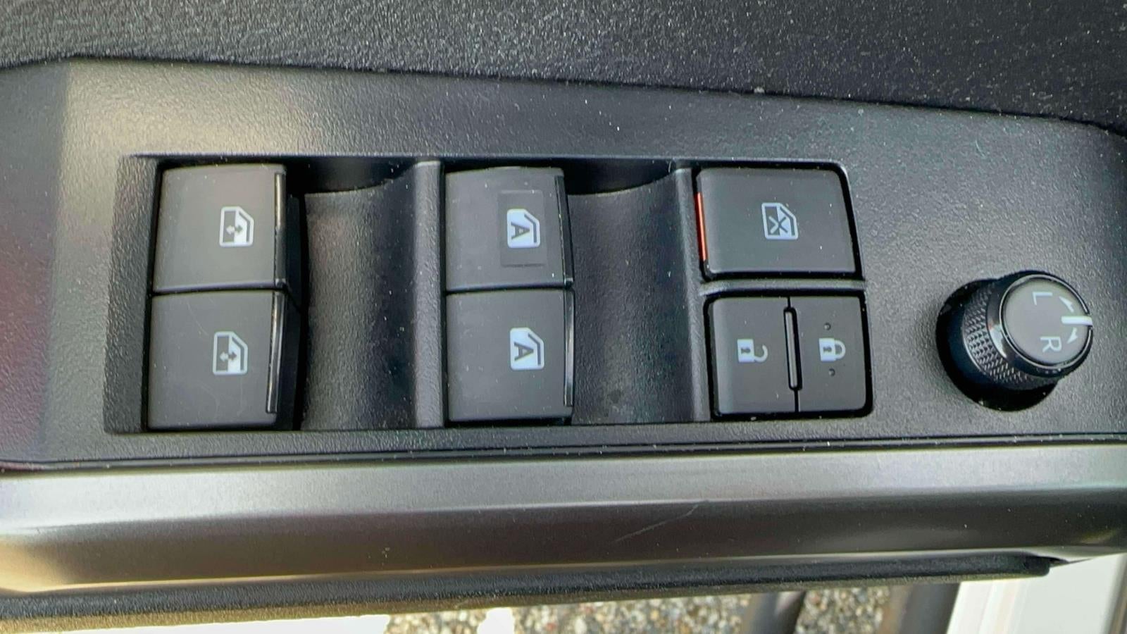 2023 Toyota Tacoma 4WD SR5 Double Cab 5' Bed V6 AT (Natl)