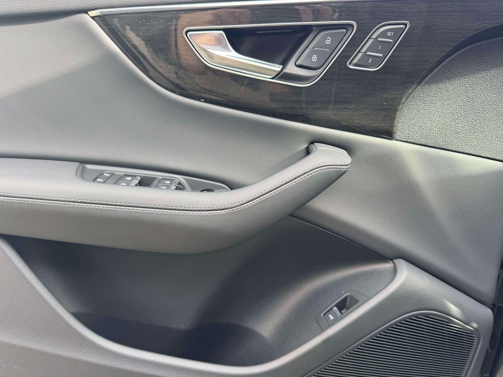 2025 Audi Q8 Premium Plus 55 TFSI quattro